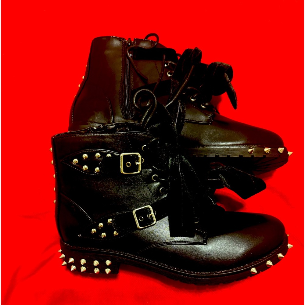 BRAND NEW COCO PERLA BLACK BOOTY WITH STUDS. SIZE -41 EU